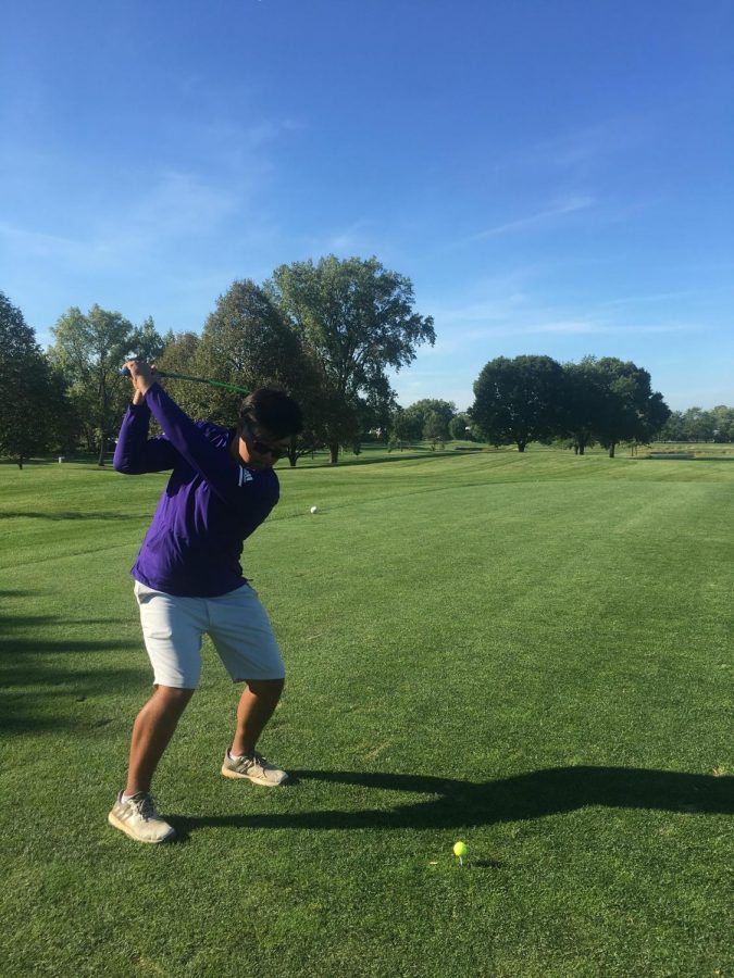 Senior Chris Cho aims to swing 